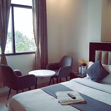 Hotel Delhi Empire Dx